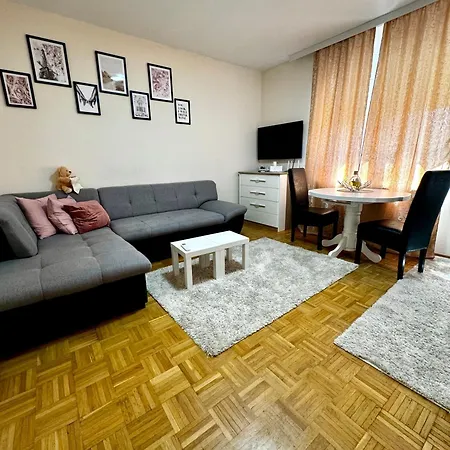 Lovely Apartment With Terrace/Divan Apartman Sa Terasom Deveti Maj Exterior photo