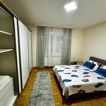 Lovely Apartment With Terrace/Divan Apartman Sa Terasom Deveti Maj Exterior photo