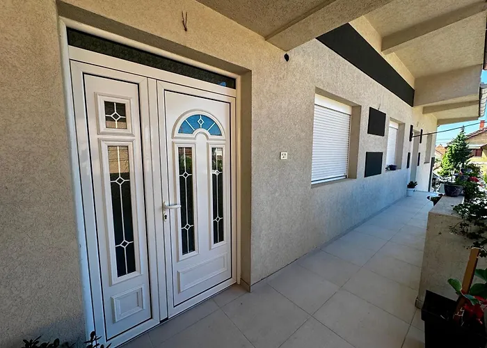 Lovely Apartment With Terrace/Divan Apartman Sa Terasom
