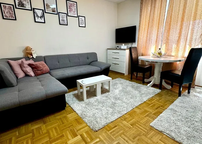Lovely Apartment With Terrace/Divan Apartman Sa Terasom