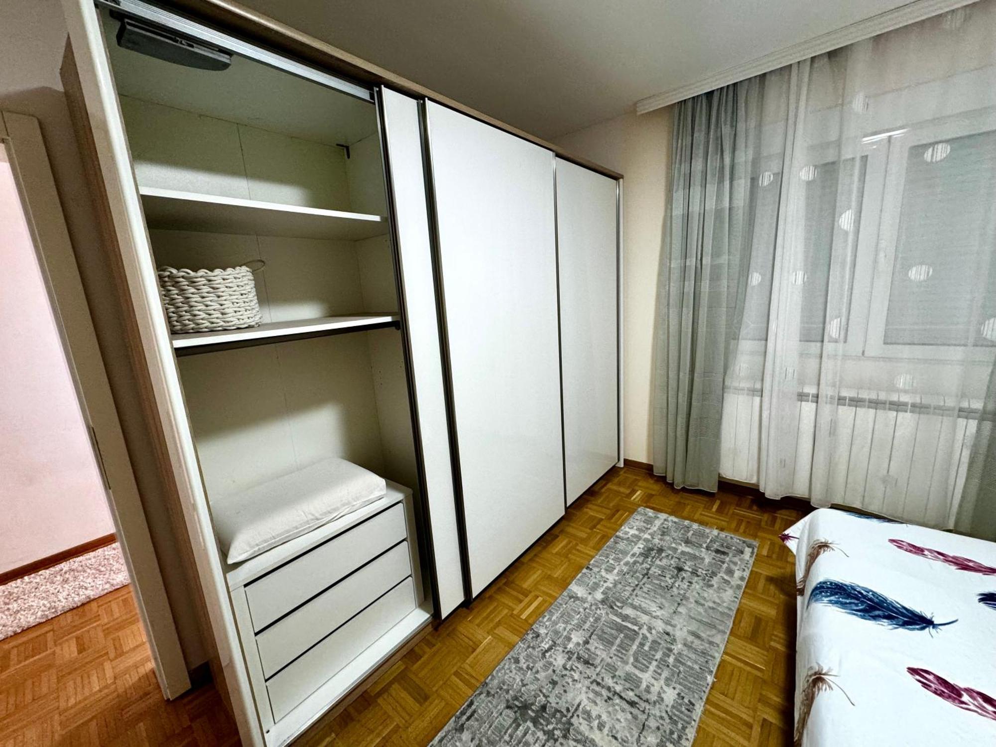 Lovely With Terrace/divan Sa Terasom Deveti Maj